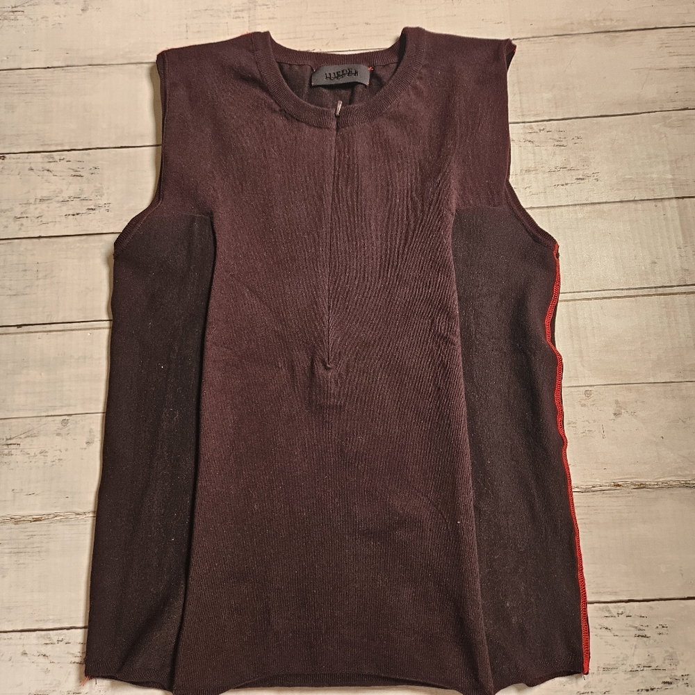 Lueder Black Sleeveless Half Zip Top Fitted Minimalist Contrast Stitch Modern S